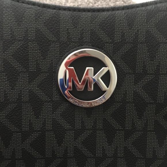 MICHAEL KORS Shoulder Tote - Picture 3 of 6